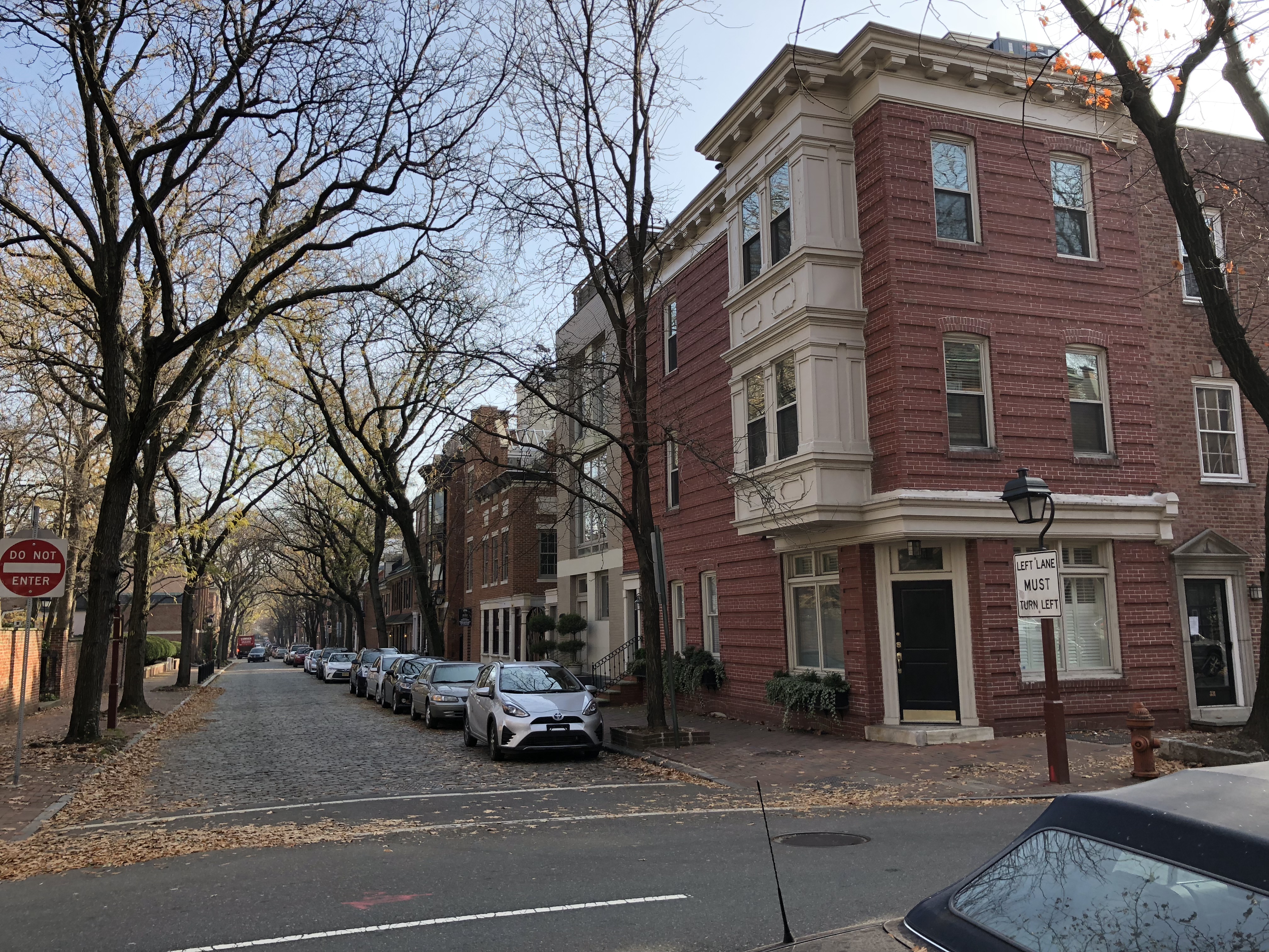 B43907E0-AF9F-4533-B05C-DF910EC7760D